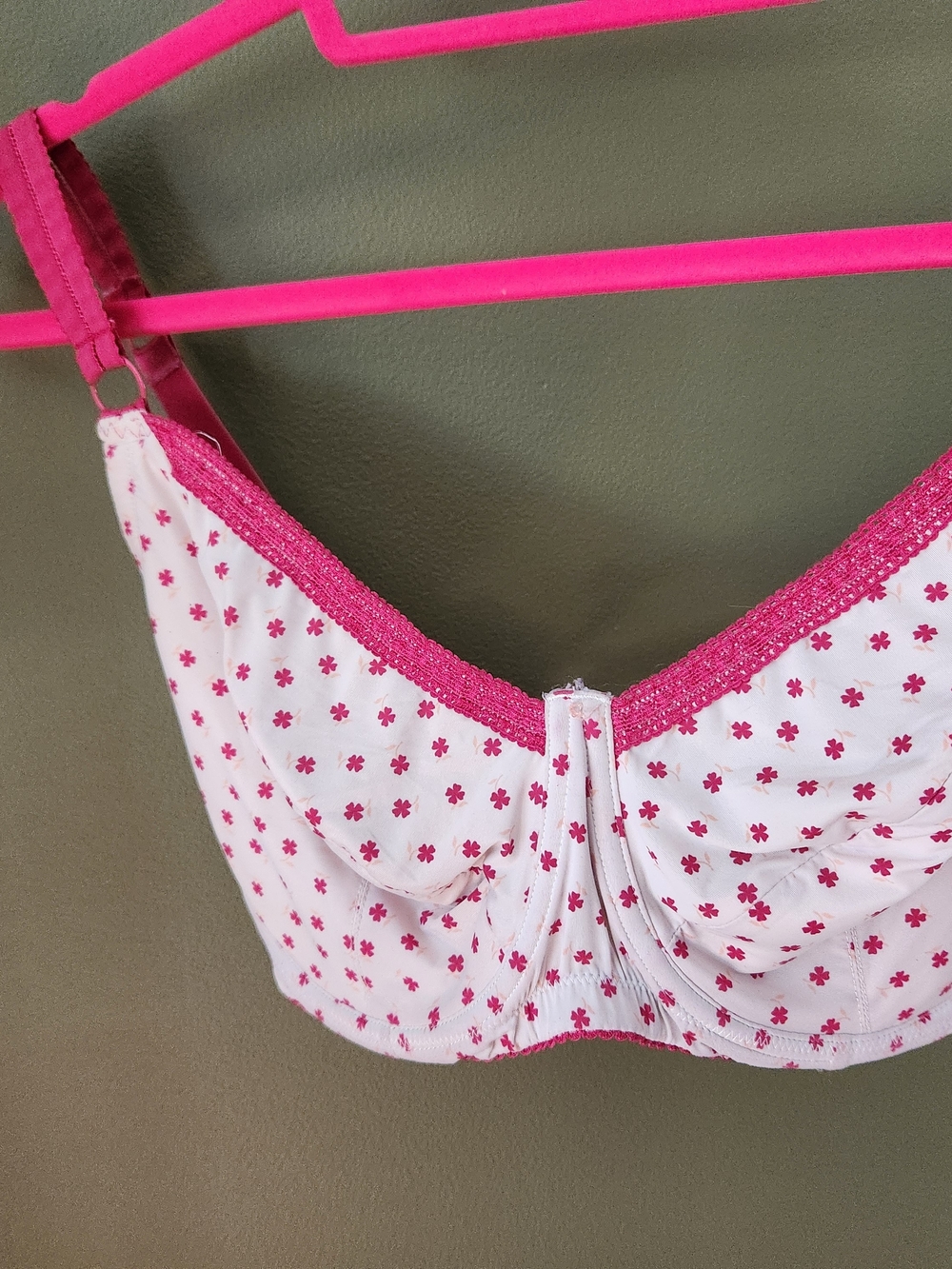 White/Cream Bra with Pink Flowers Pink Lace Adjustable Straps 32J